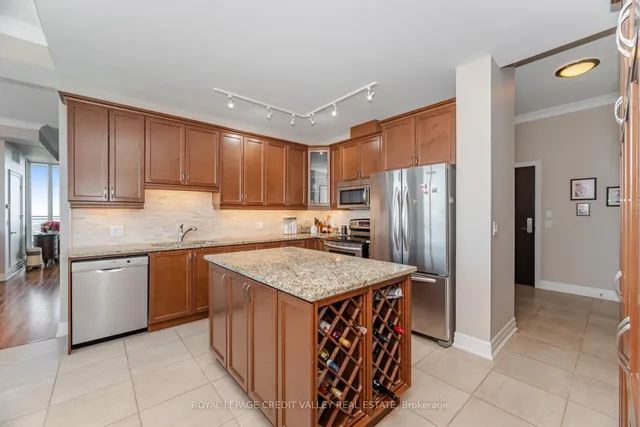 Additional image 13 of 100 John St Unit 2601