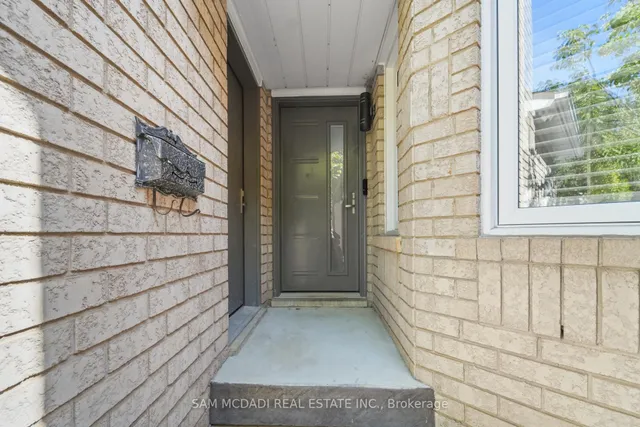 Additional image 6 of 385 Turnberry Cres