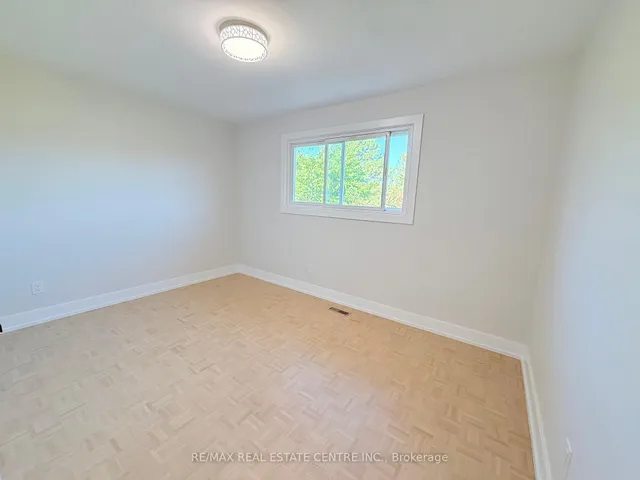 Additional image 18 of 1215 Larny Crt