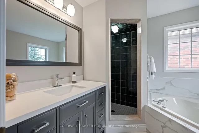 Additional image 35 of 44 Baccarat Cres