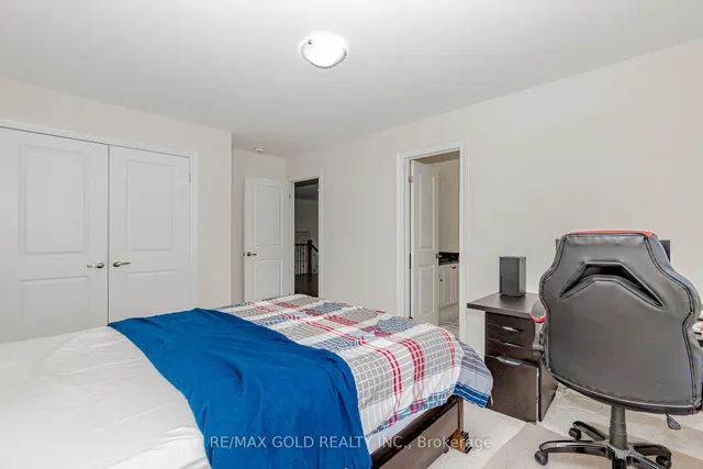 Additional image 43 of 32 Claremount Dr