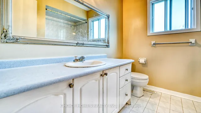 Additional image 20 of 5551 Cosmic Cres