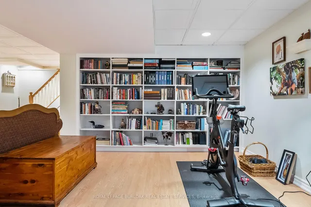 Additional image 35 of 1318 Hillview Cres