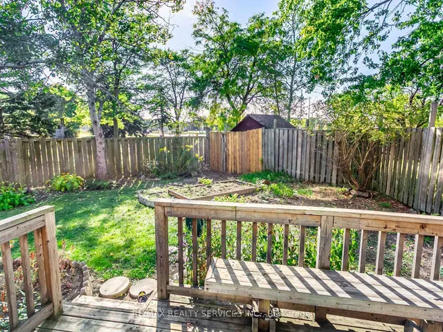 Additional image 43 of 13 Gold Pine Crt