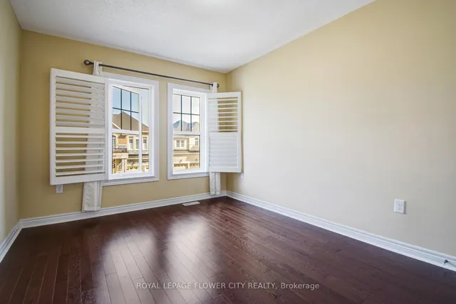 Additional image 30 of 25 Padbury Tr