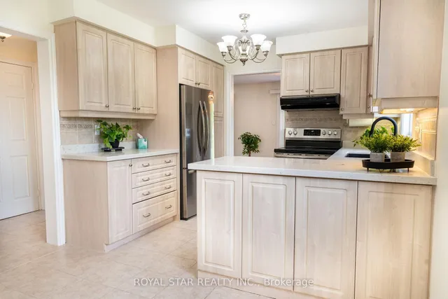 Additional image 14 of 42 Kingknoll Dr