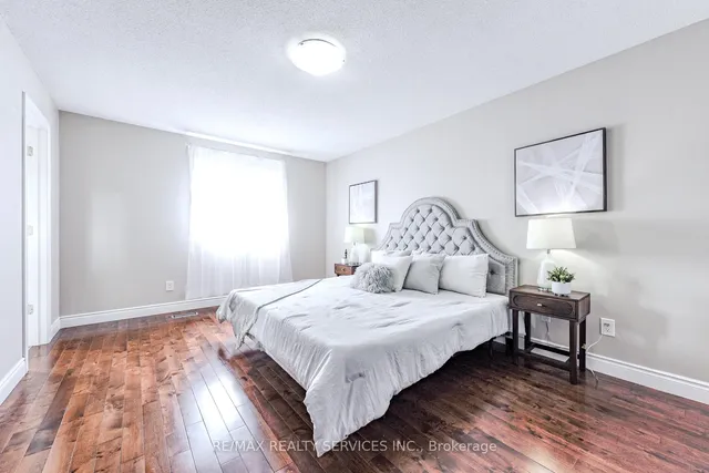 Additional image 25 of 10 St Mark Pl