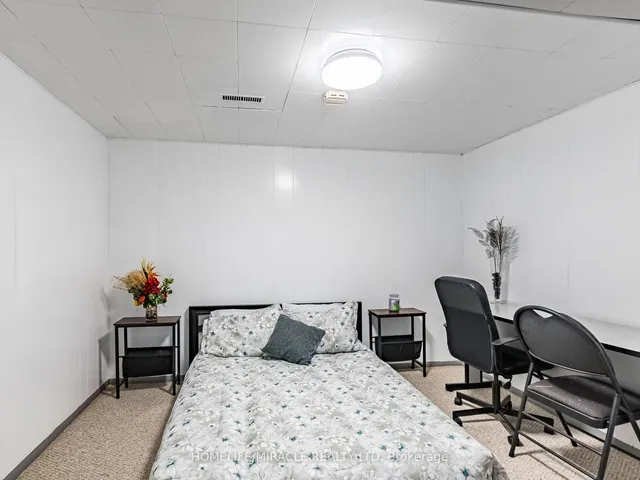 Additional image 39 of 64 Geneva Cres