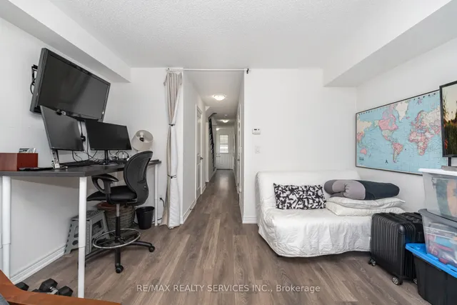 Additional image 7 of 2 Estelle Gate