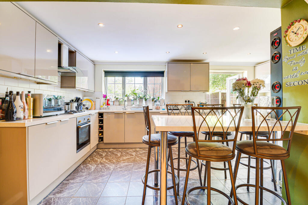 Additional image 24 of Admirals Walk, St. Albans, Hertfordshire, AL1