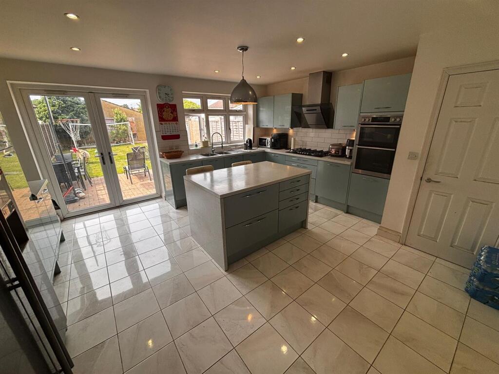 Additional image 18 of Heathcote Avenue, Hatfield