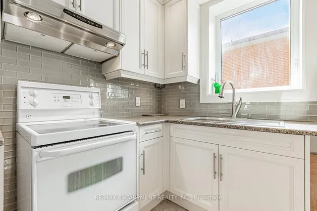 Additional image 6 of 19 Stock Ave