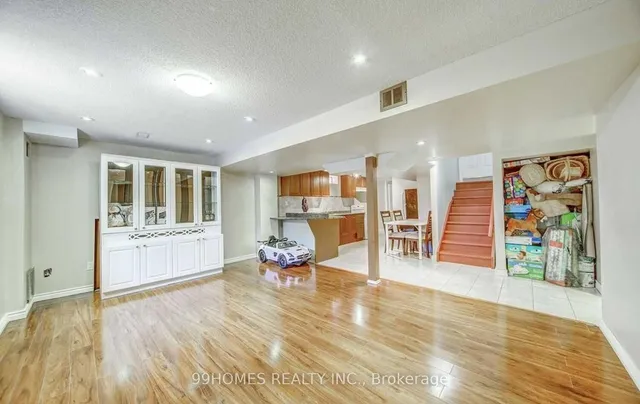 Additional image 43 of 5 Farthingale Cres