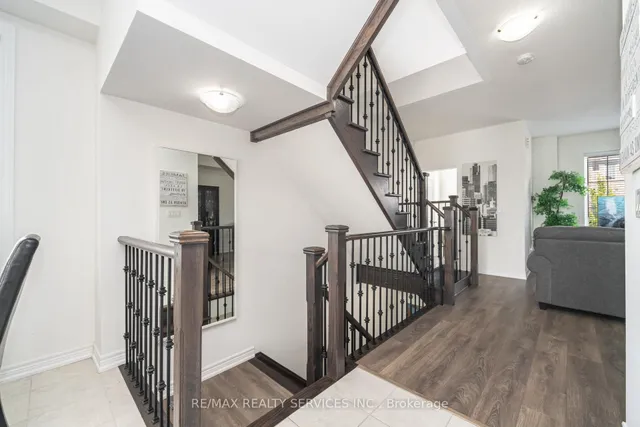 Additional image 10 of 2 Estelle Gate