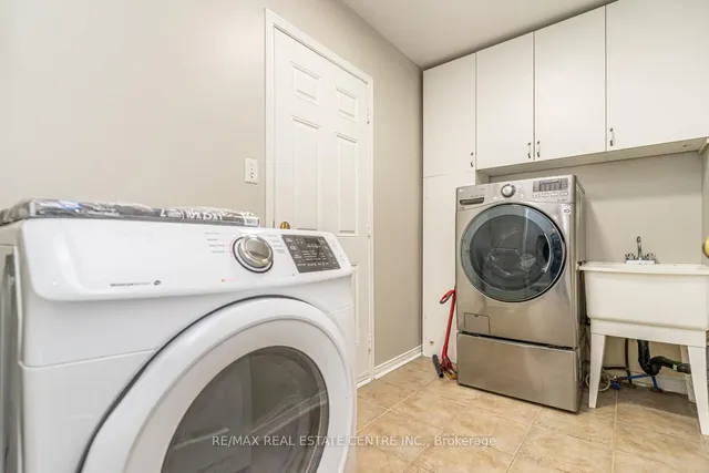 Additional image 33 of 107 Crown Victoria Dr