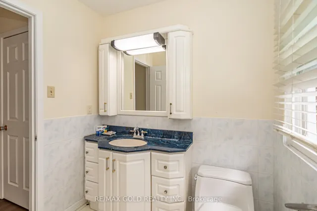 Additional image 26 of 12 Lorraine Cres