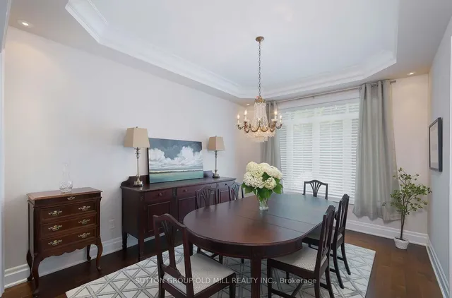 Additional image 11 of 14 Canis St