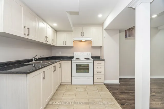 Additional image 35 of 3 Napoleon Cres