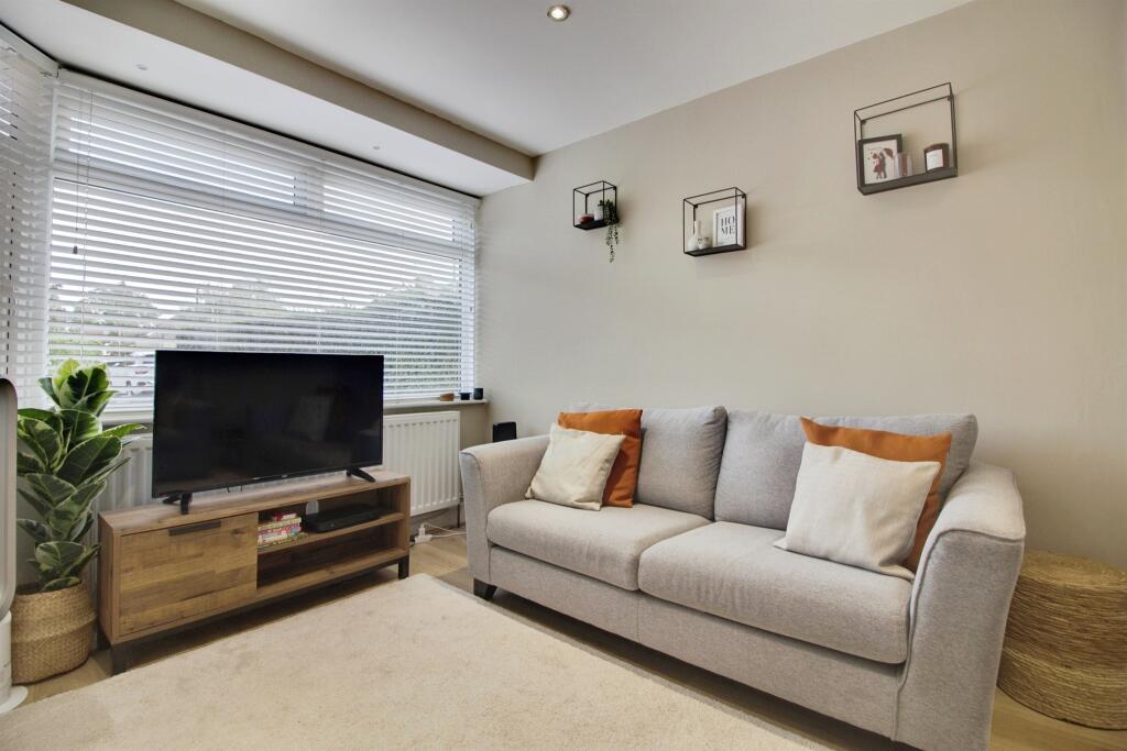 Additional image 2 of Holme Close, Hatfield