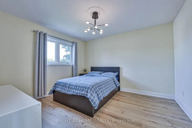 Additional image 30 of 1517 Queensbury Cres