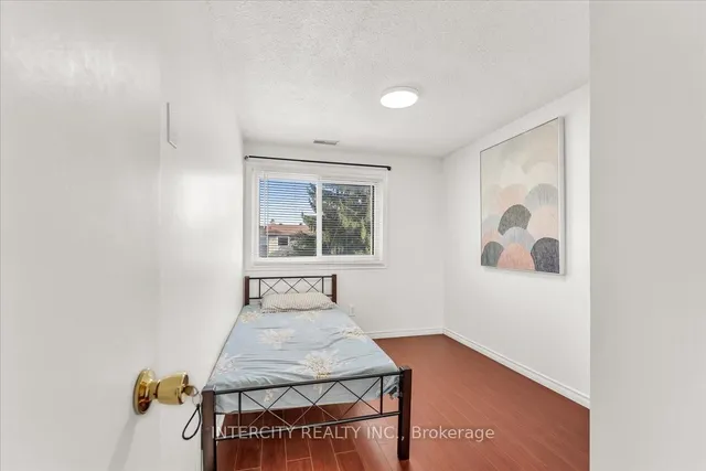 Additional image 24 of 6 Hedley Crt