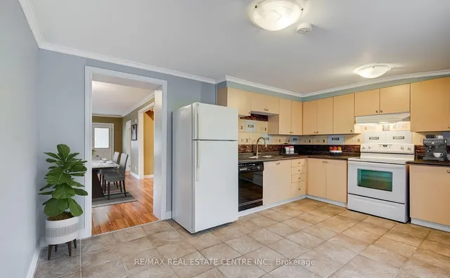 Additional image 7 of 6 Eastern Ave