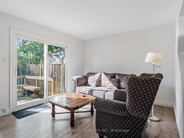 Additional image 14 of 13 Gold Pine Crt