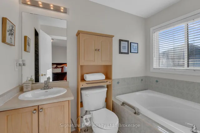 Additional image 27 of 124 Rocky Point Cres