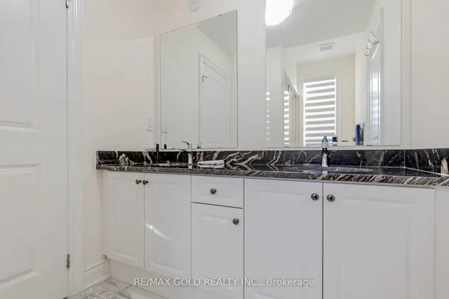 Additional image 38 of 32 Claremount Dr