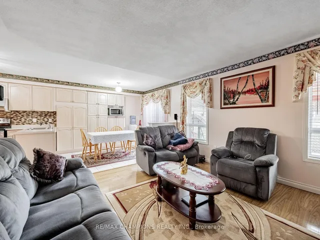 Additional image 16 of 14 Miramar St