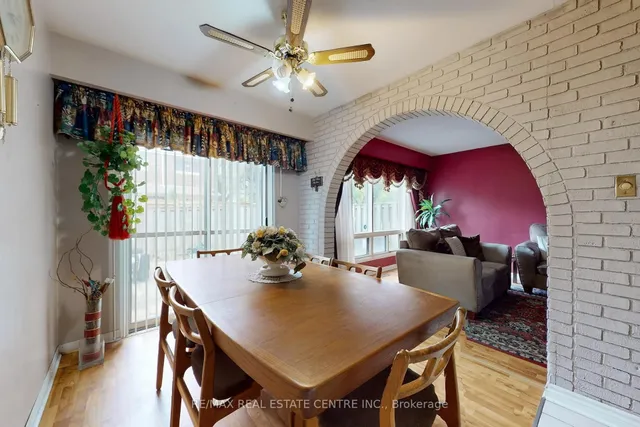 Additional image 25 of 7406 Darcel Ave Unit 34