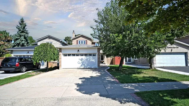 Primary image of 373 Kingsbridge Garden Circ