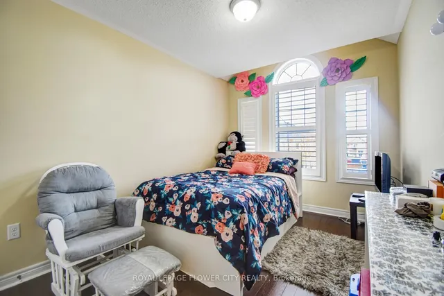 Additional image 27 of 25 Padbury Tr