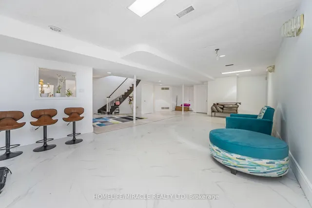 Additional image 28 of 21 Bowman Ave