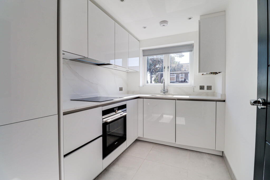 Additional image 3 of Martyr Close, St Albans, AL1