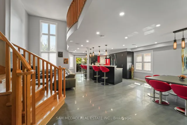 Additional image 8 of 385 Turnberry Cres