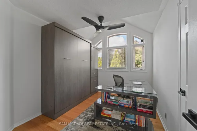 Additional image 34 of 385 Turnberry Cres