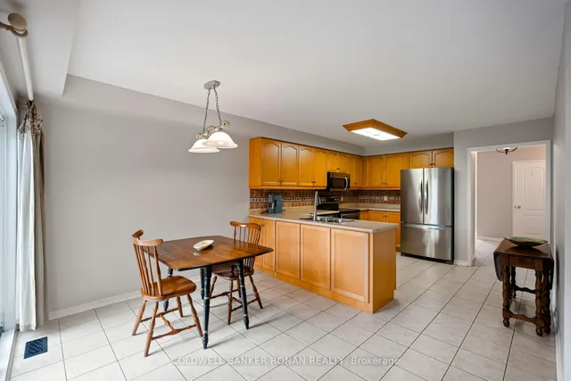 Additional image 20 of 44 Baccarat Cres