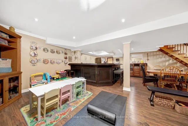 Additional image 38 of 2029 Banbury Cres