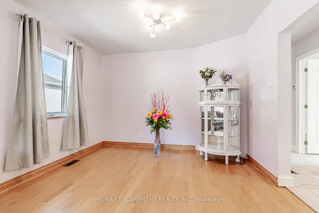 Additional image 12 of 19 Stock Ave