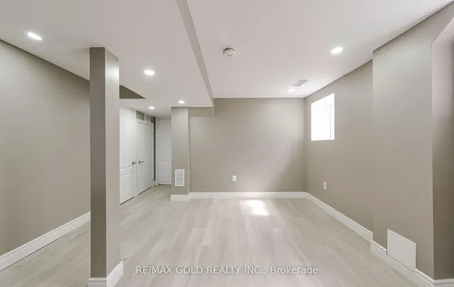 Additional image 36 of 11 Huronia Crt