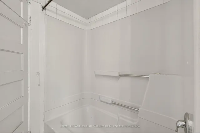Additional image 38 of 34 Joseph St