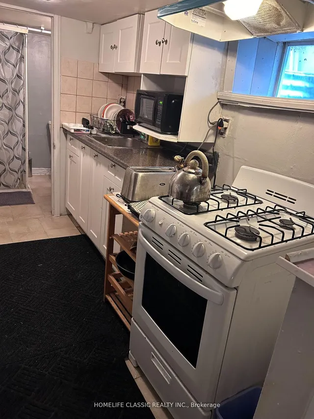 Additional image 11 of 3223 Dundas St