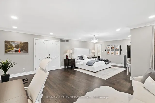 Additional image 24 of 8 Evergreen Ave