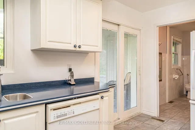 Additional image 14 of 12 Lorraine Cres