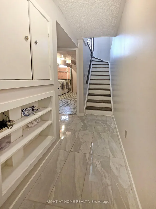 Additional image 3 of 98 Spadina Rd