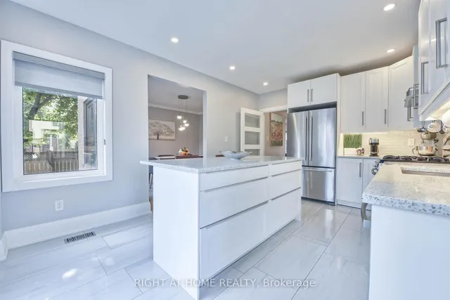 Additional image 9 of 1517 Queensbury Cres