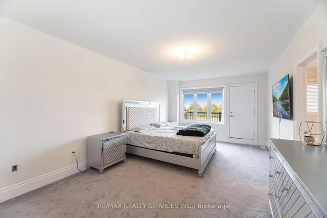 Additional image 28 of 38 Foxsparrow Rd