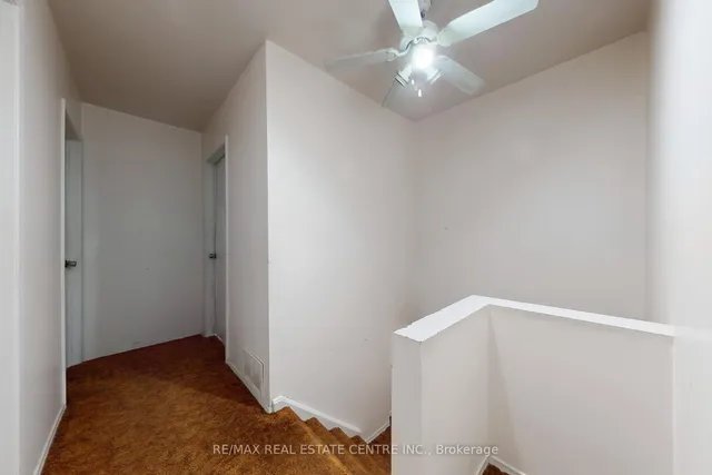 Additional image 35 of 7406 Darcel Ave Unit 34