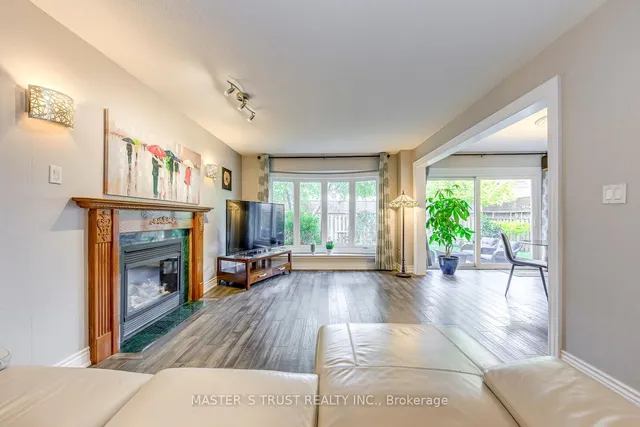 Additional image 18 of 66 Snow Leopard Crt